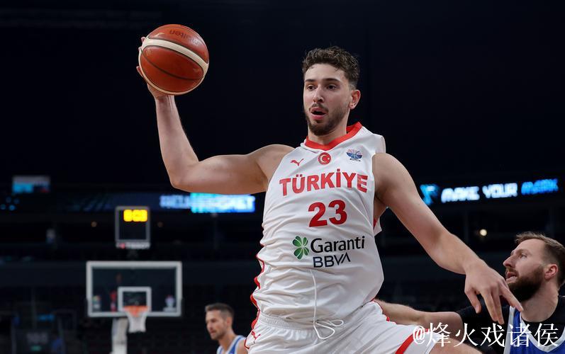 欧锦赛决赛土耳其失冠,申京关键三分再现遗憾 欧锦赛决赛土耳其失冠,申京关键三分再现遗憾